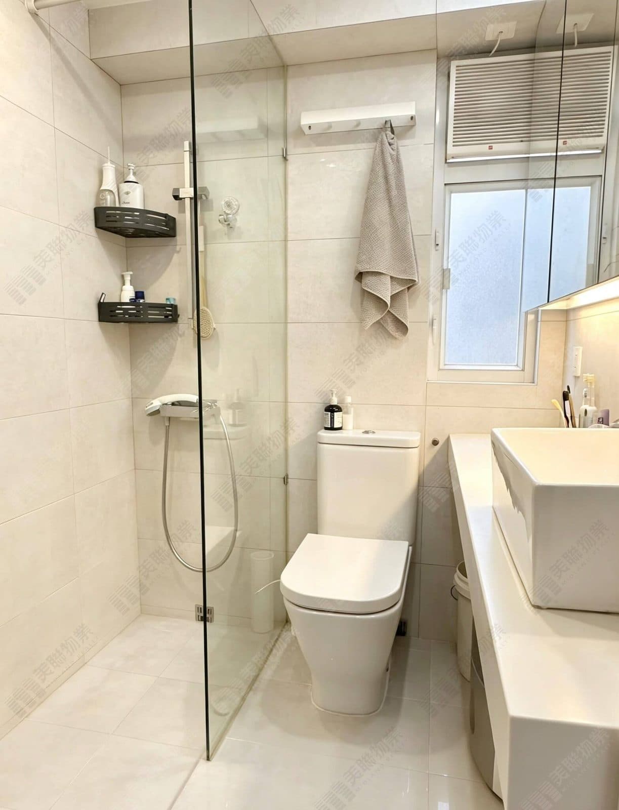 Maan U90A6 Daai Ha Low floor, Flat B photo 1
