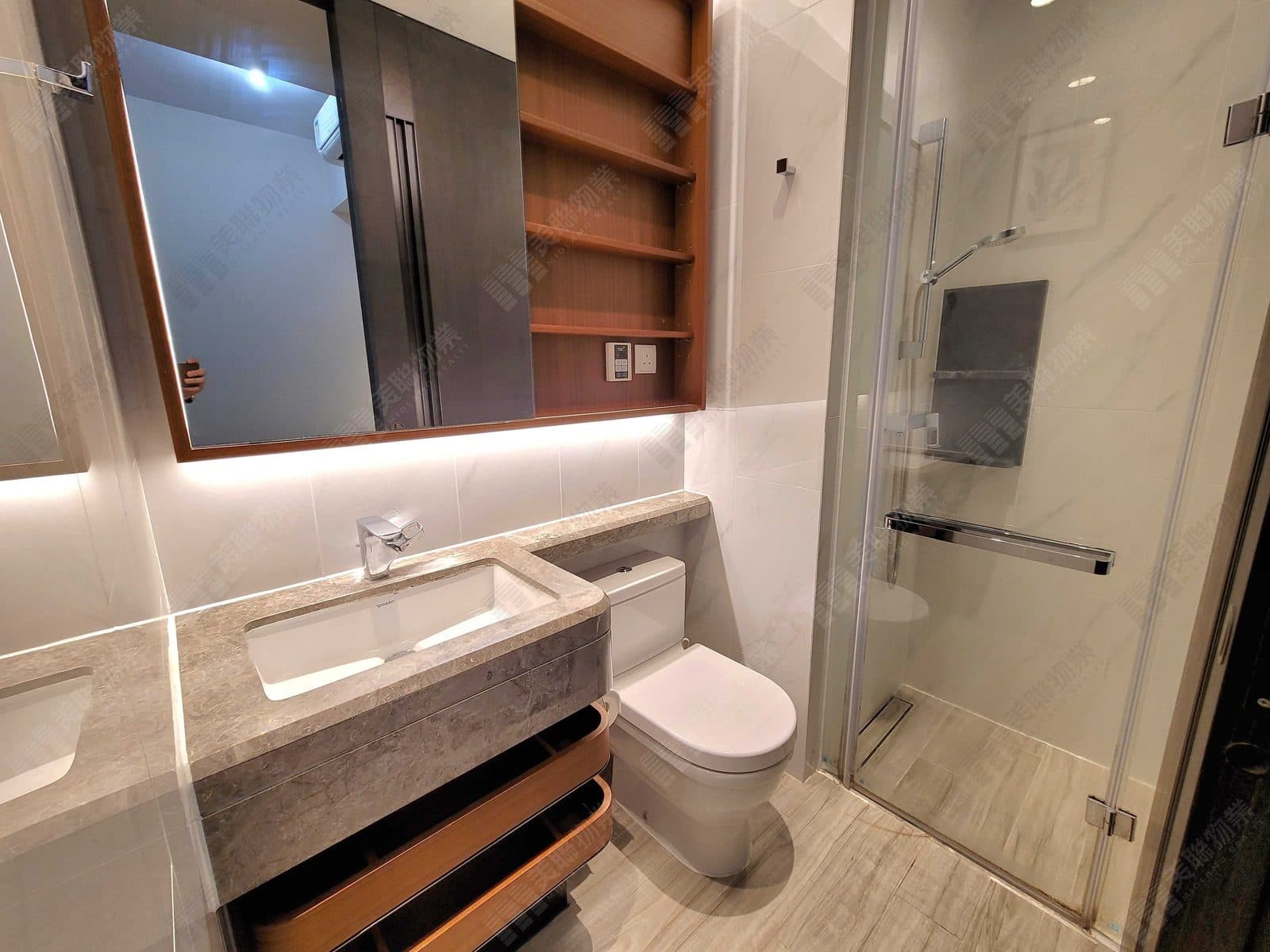 Kwan Hou Fung Middle floor, Flat H photo 1