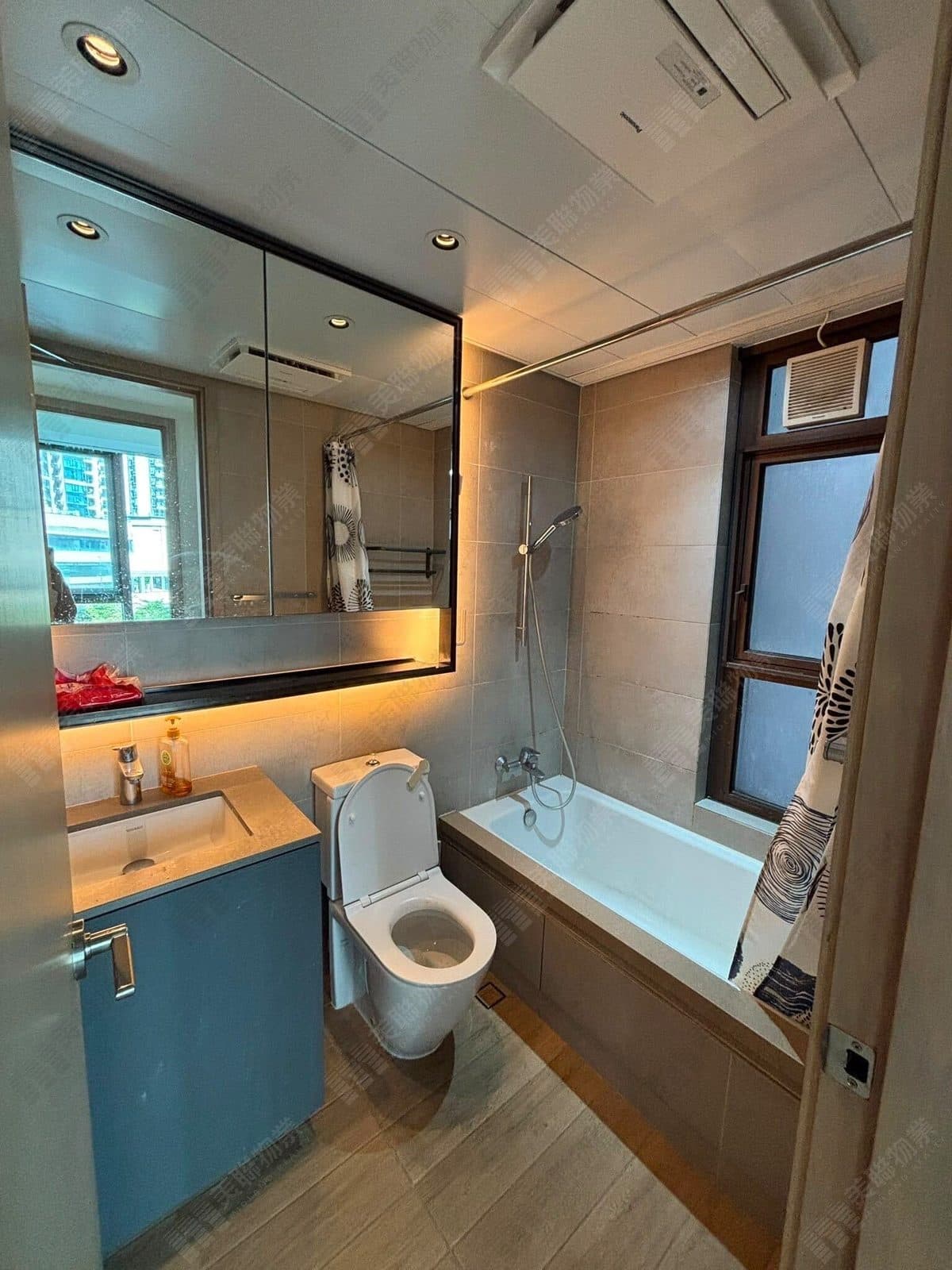 Yat Cheut Hong Shing Tower 3, Low floor, Flat M photo 1