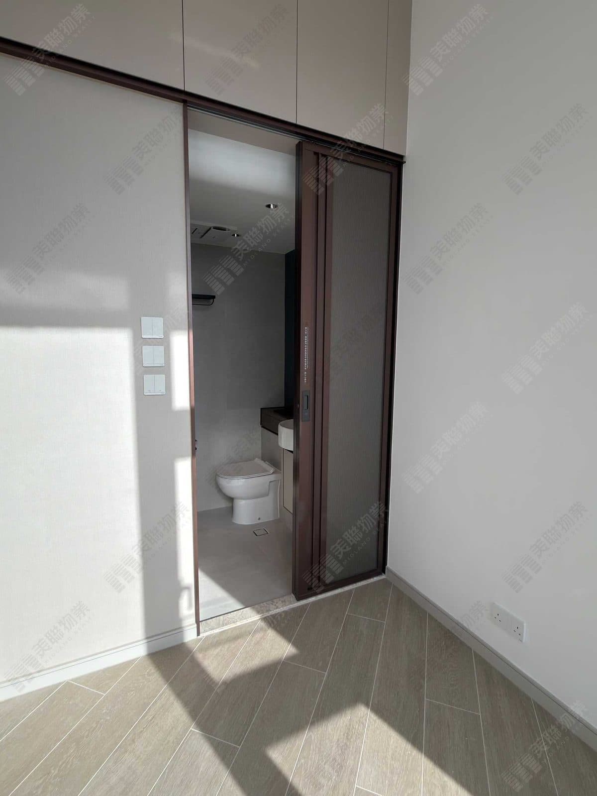 Hiu Paak Fung Block B, High floor, Flat B12 photo 1