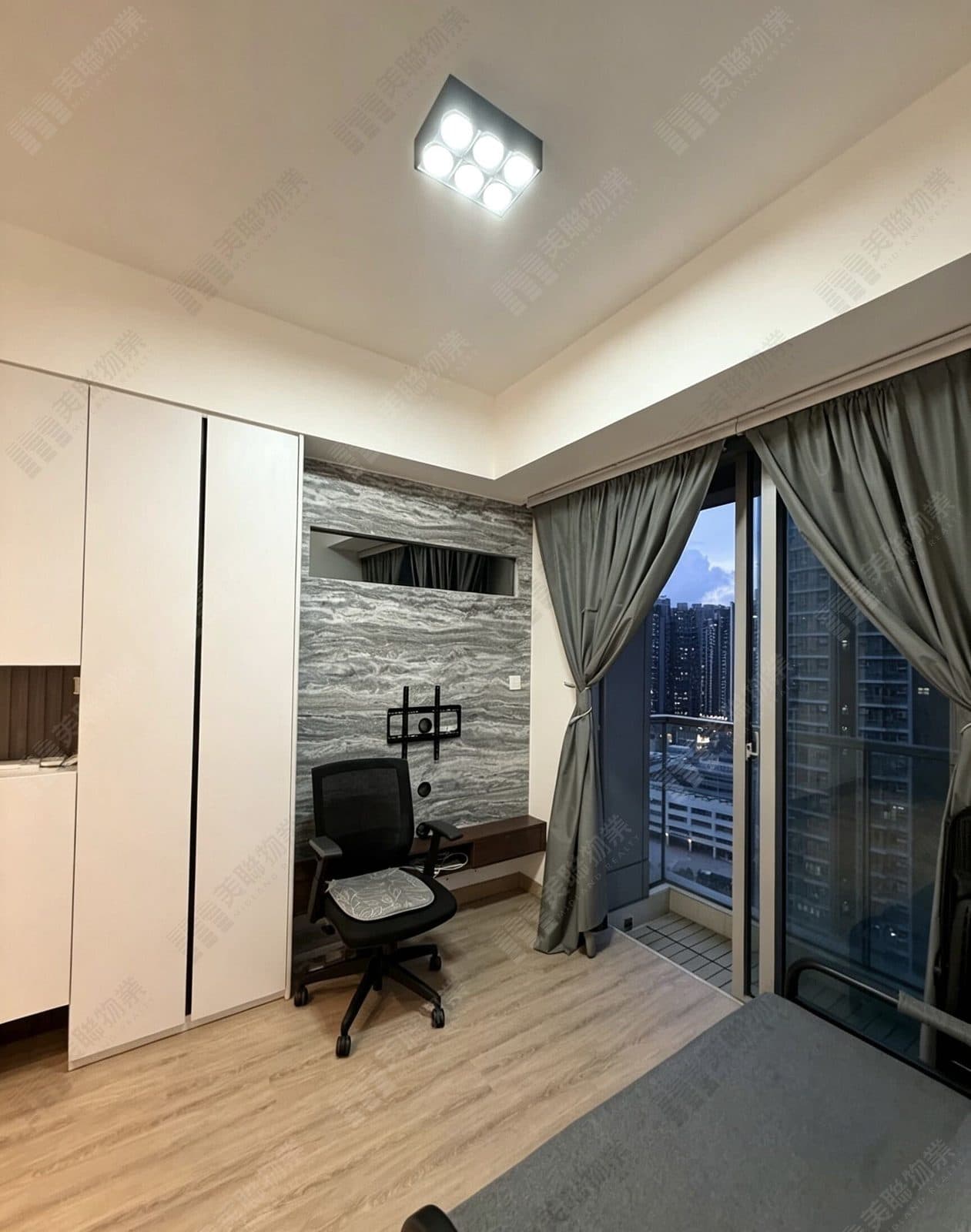 Savannah Tower 2A, High floor, Flat G photo 1