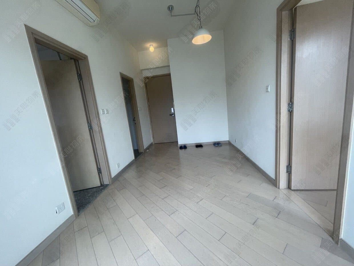 Jing Ban Sing Jyu Low floor, Flat L photo 1