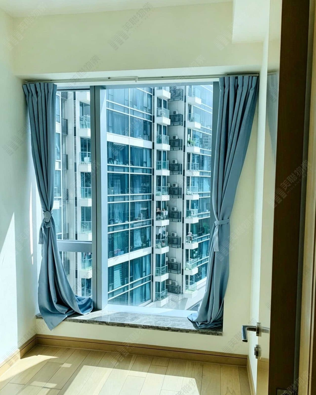 The Parkside 1棟, 低層, D号室 写真 1