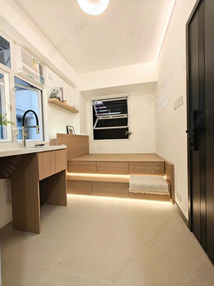 Zaap On Lau Low floor, Flat C photo 1