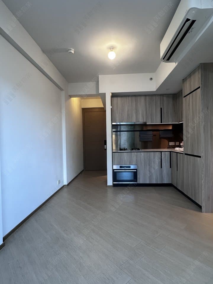 Wui Dou Tower 3, Low floor, Flat B03 photo 1
