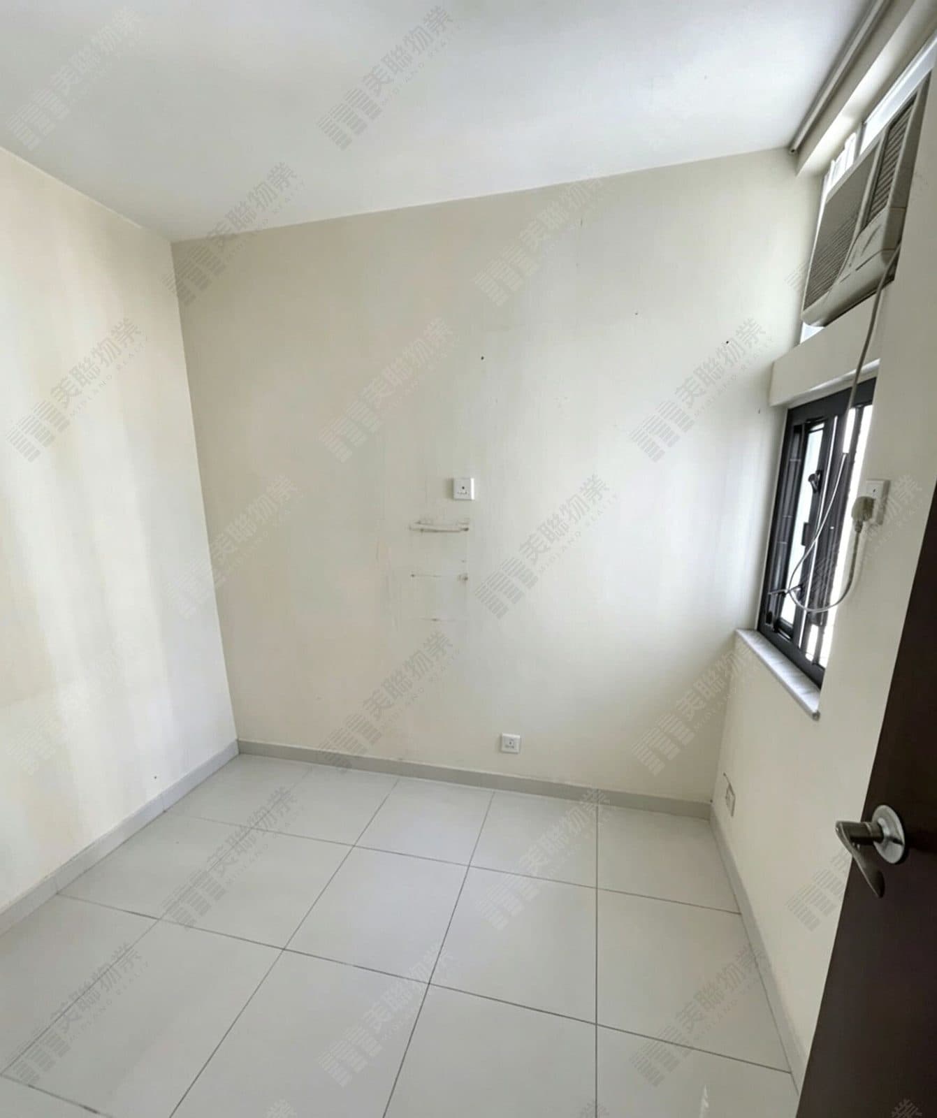 Luk Yeung San Tsuen Block J, Middle floor, Flat 2 photo 1