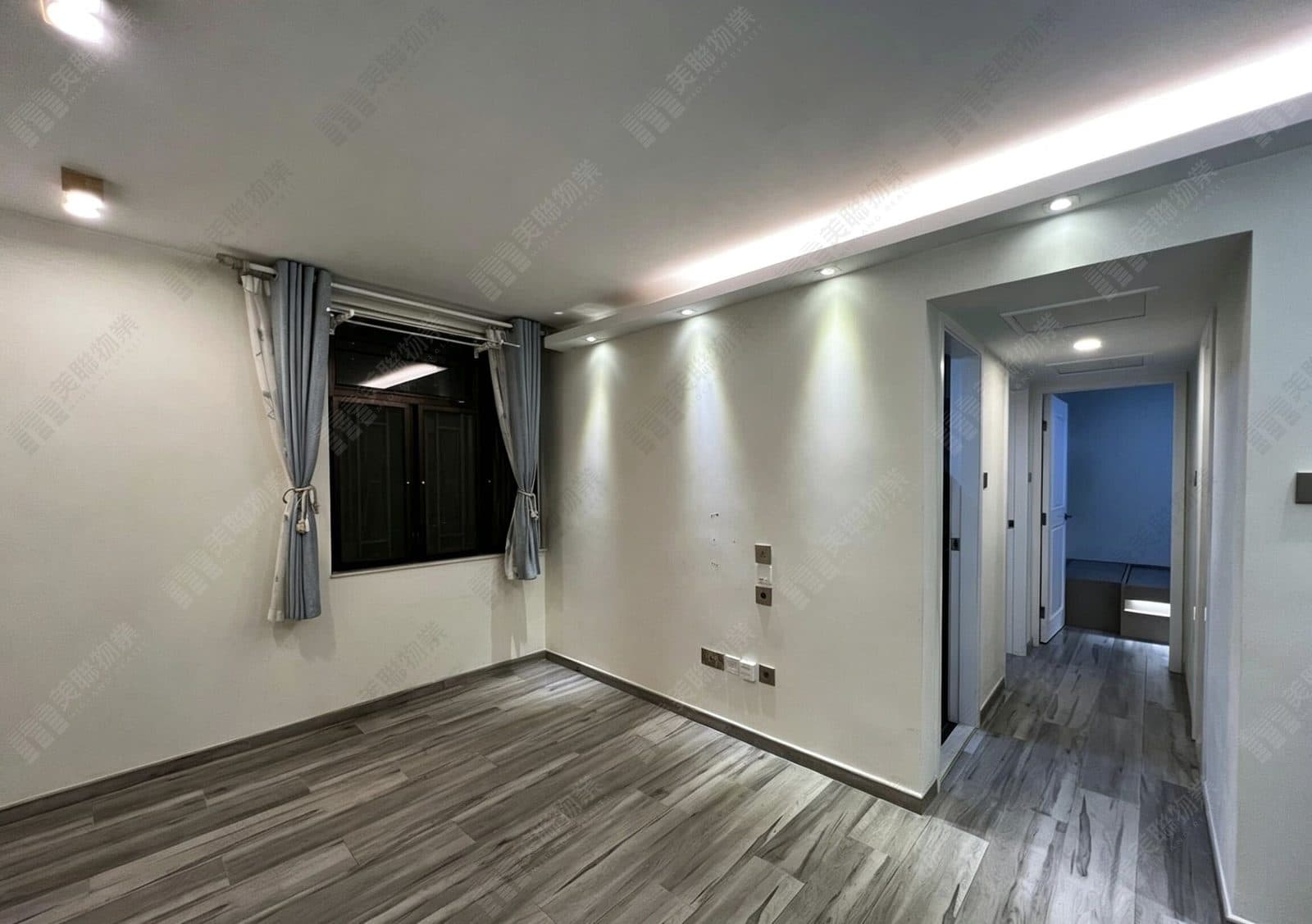Luk Yeung San Tsuen Block R, Low floor, Flat 7 photo 1